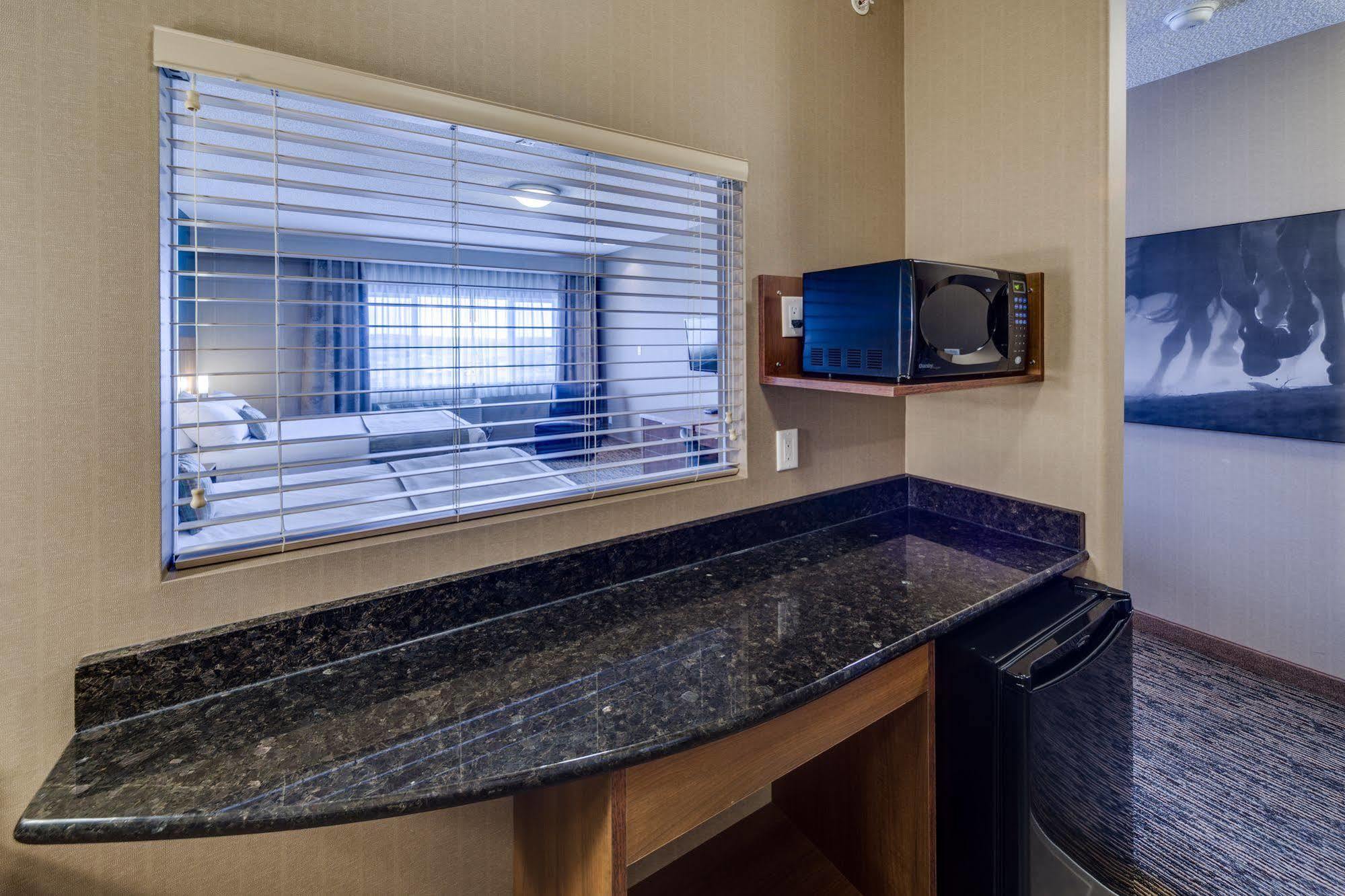 Heritage Inn Hotel & Convention Centre - Pincher Creek Εξωτερικό φωτογραφία