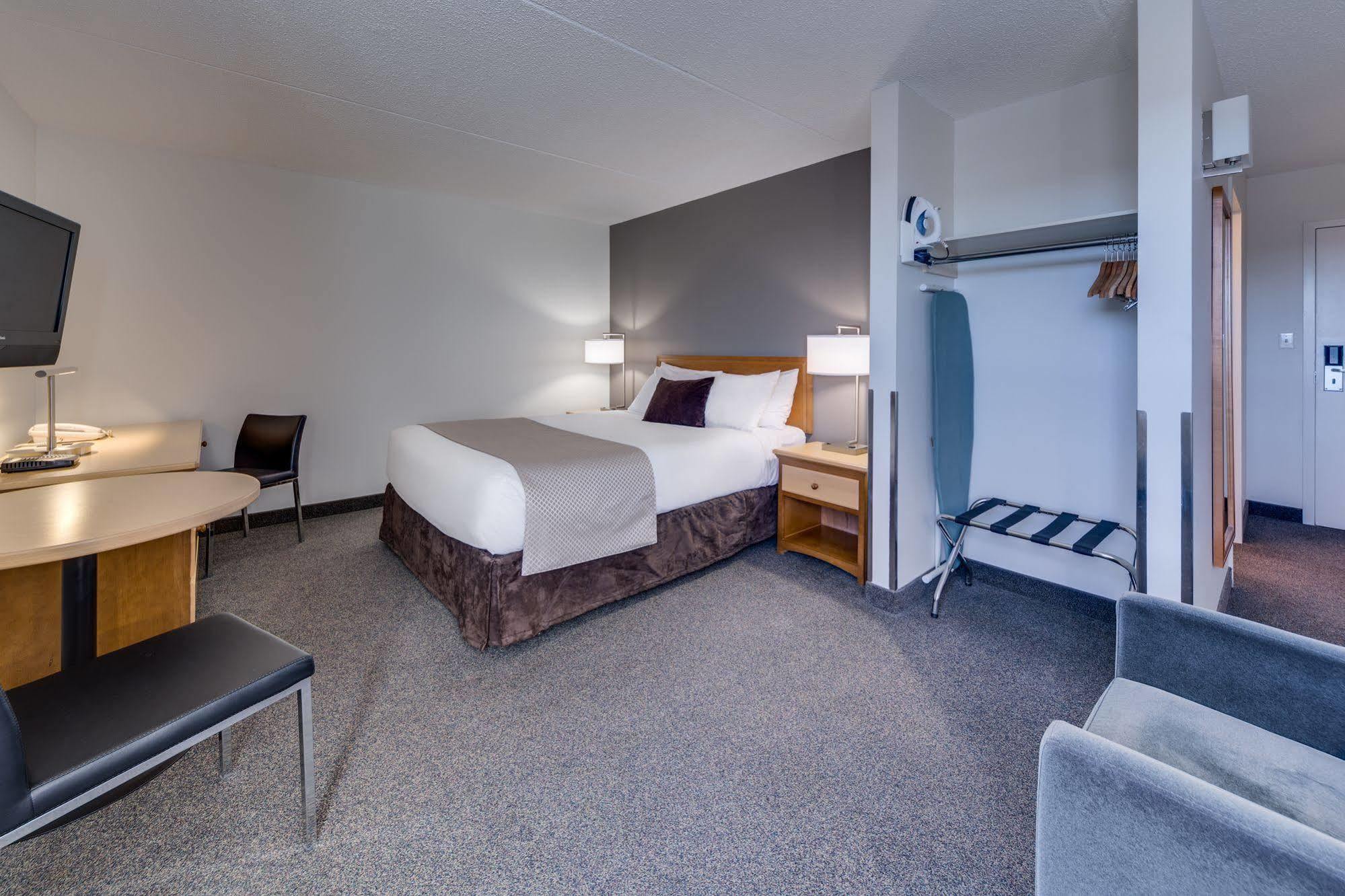 Heritage Inn Hotel & Convention Centre - Pincher Creek Εξωτερικό φωτογραφία