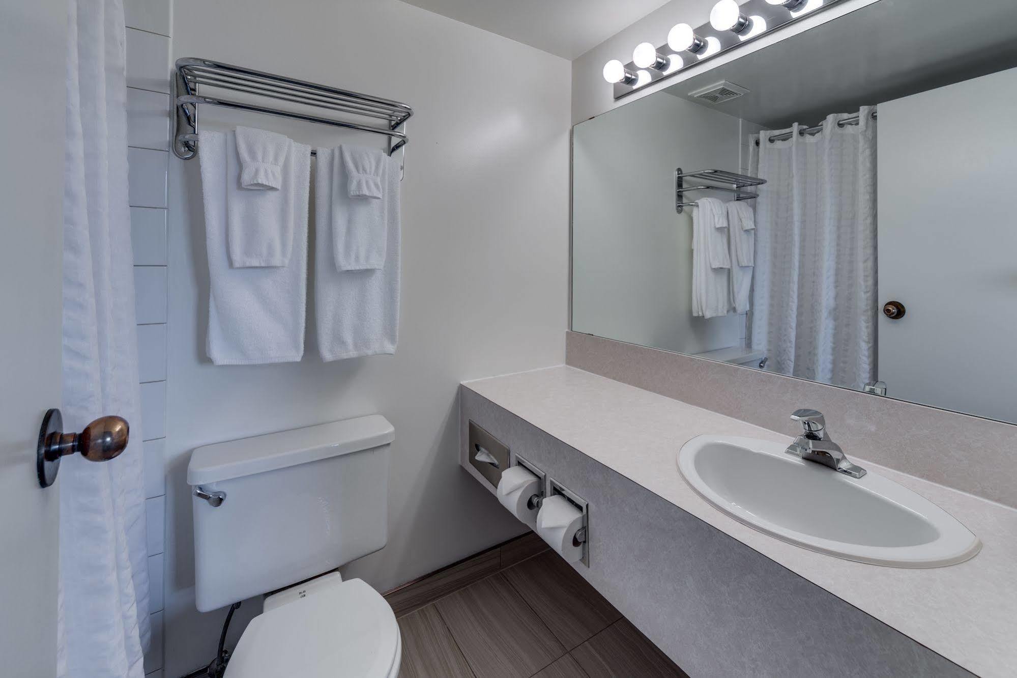Heritage Inn Hotel & Convention Centre - Pincher Creek Εξωτερικό φωτογραφία