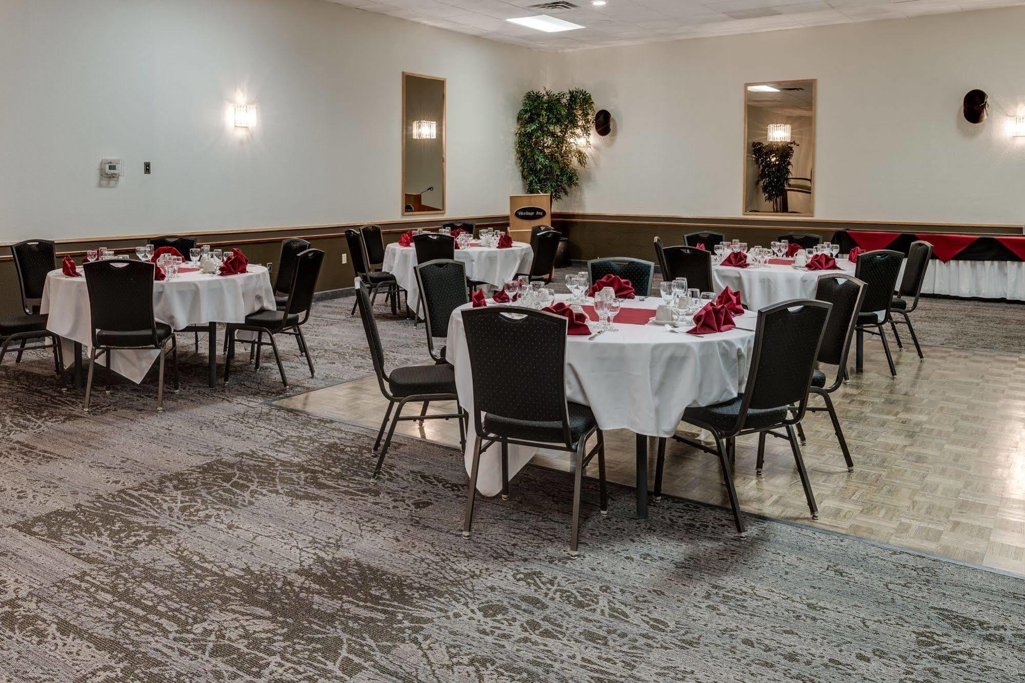 Heritage Inn Hotel & Convention Centre - Pincher Creek Εξωτερικό φωτογραφία